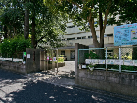 周辺環境 中学校 400m 杉並区立天沼中学校