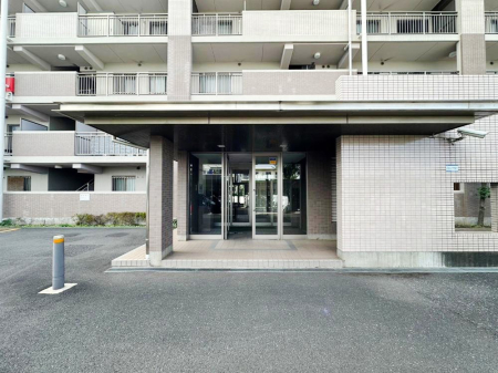 エントランス 落ち着いた雰囲気のエントランス