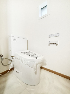 トイレ トイレは温水洗浄機能付き  