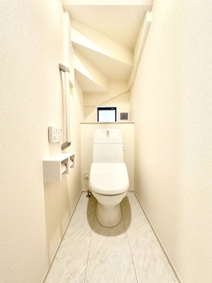 トイレ トイレは1階と2階それぞれに配置されていてとても便利です。 