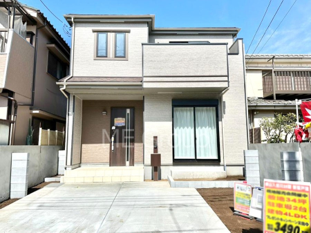 現地外観写真 洗練された外観、上質な住空間が広がる室内は永く安心して過ごせる住居です。 