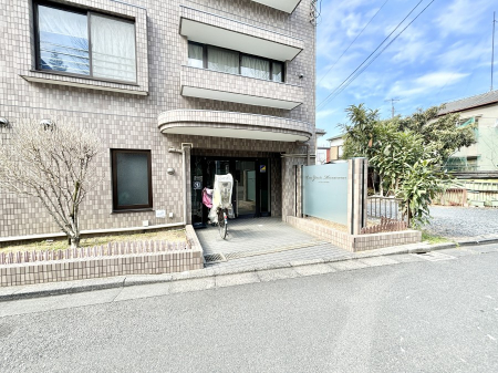 エントランス 落ち着いた雰囲気のエントランス