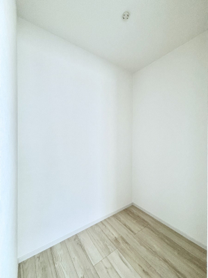 ̑ EH[NCN[[bgtŐԂLpł܂B
