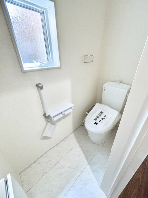 トイレ トイレは1階と2階それぞれに配置されていてとても便利です。 