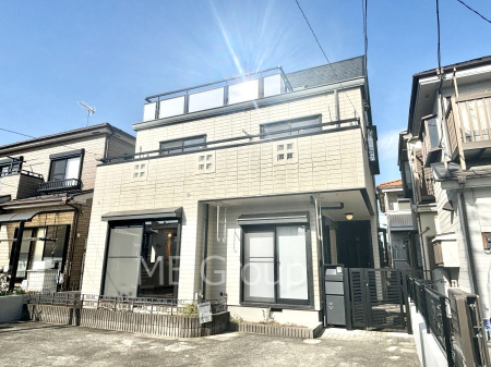 現地外観写真 たっぷりの陽光と心地よい風が舞い込む住まい 