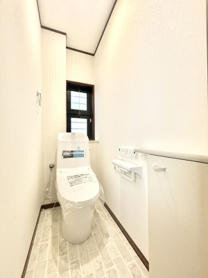 トイレ トイレは安心の２箇所！朝のバタバタも一安心です。 