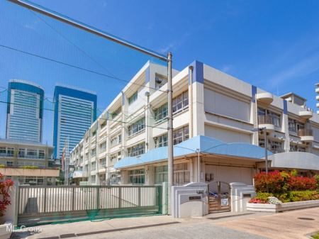 周辺環境 小学校 1300m 江東区立豊洲小学校