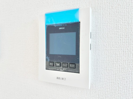 その他内観 訪問者が一目でわかる安心のＴＶモニター付きインターホン。 