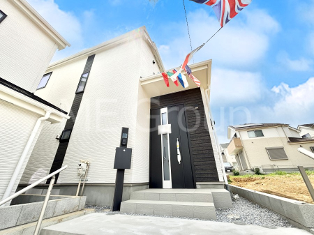 現地外観写真 暮らしやすさと居心地の良さにこだわったシンプルで飽きのこないデザイン ！
