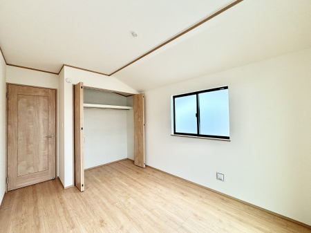 寝室 収納も充実しています！どんなお部屋にするか考えるのが楽しみですね。