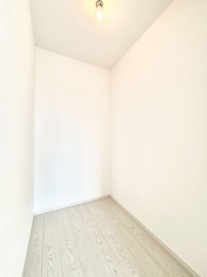 ̑ EH[NCN[[bgtŐԂLpł܂B