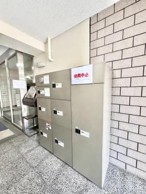 その他 留守時のお荷物の受け取りもできる宅配ボックス付き  