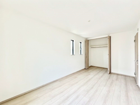 子供部屋 使いやすい形でベットや家具の置き方にも困ることもありません。 