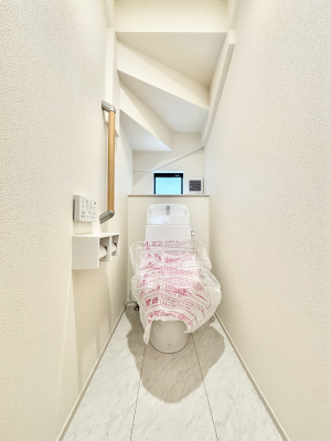 トイレ 明るく清潔感のあるトイレです。   