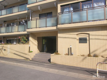 エントランス -