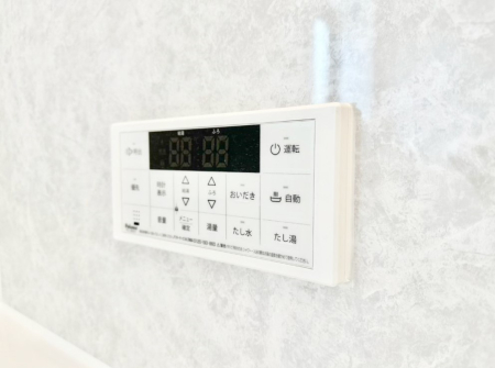 その他内観 スイッチ1つで一定量の湯を浴槽に張ったり、保温や追い焚きが可能！