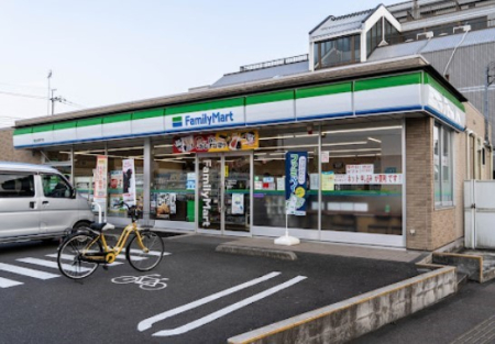 周辺環境 コンビニ 600m ファミリーマート 福生加美平店