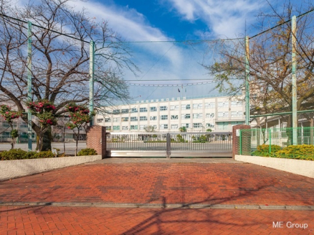 周辺環境 中学校 650m 足立区立竹の塚中学校