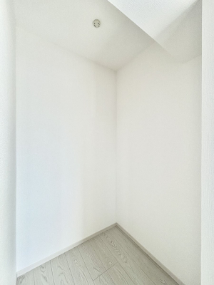̑ EH[NCN[[bgtŐԂLpł܂B