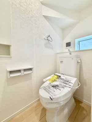 トイレ トイレは1階と2階それぞれに配置されていてとても便利です。 