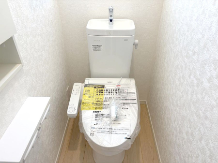 トイレ トイレは1階と2階それぞれに配置されていてとても便利です。 