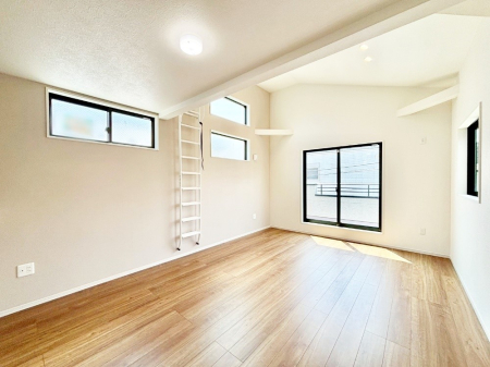 rO ̂rOłƂeB[^CI Cɓ̃O[΍XɐSn悳AbvI