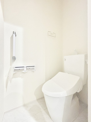 トイレ トイレは温水洗浄機能付き
