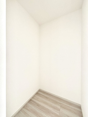 ̑ EH[NCN[[bgtŐԂLpł܂B