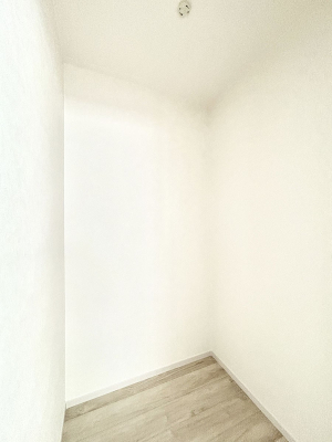 ̑ rO[BɎ[ƕW܂LDKXbLЕtłˁB  