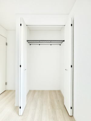 ���[ �m���̃N���[�[�b�g�B���s��������̂Ō���̈ߗނ�����������܂�܂��B