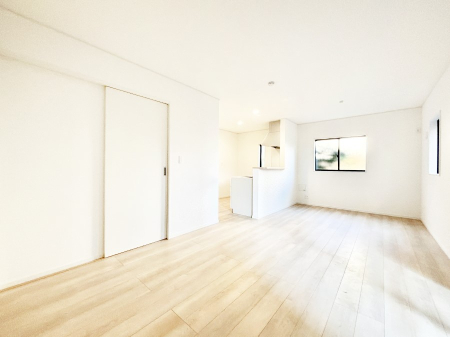 ���r���O �Z�ޕ��̌��������o�����A�C���e���A���l����̂��y���݂ȃ��r���O�ł�