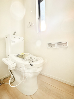 �g�C�� �g�C���͈��S�̂Q�ӏ��I���̃o�^�o�^������S�ł��B