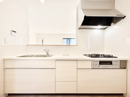 �L�b�`�� ���r���O�ŗV�Ԃ��q�l�������Ȃ��炨�������ł���ΖʃL�b�`��