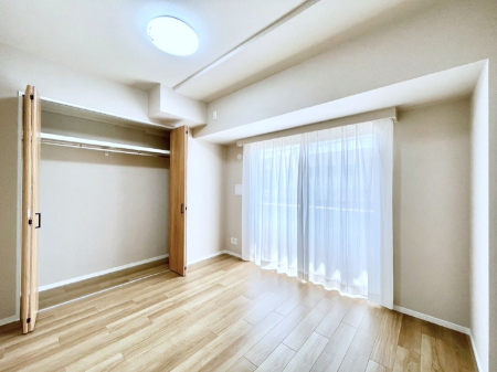 その他内観 窓からのやさしい光が心地よいプライベートルーム  