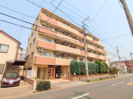 現地外観写真 溢れる陽光でご家族の笑顔も輝く 