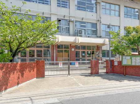 周辺環境 中学校 650m 足立区立谷中中学校