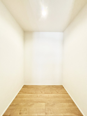 ̑ EH[NCN[[bgtŐԂLpł܂B    