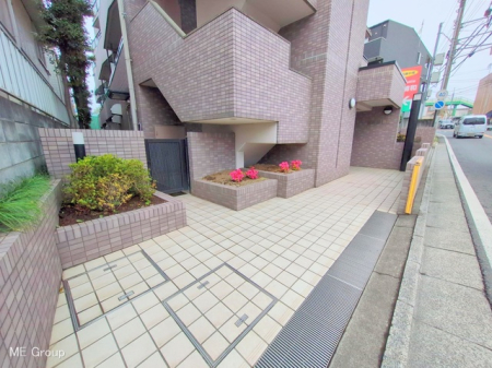 エントランス -