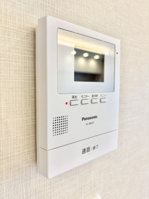 その他内観 玄関には来客時にも安心なTVモニター付きインターホンあります！
