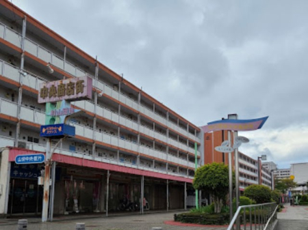 周辺環境 ショッピングセンター 2100m 村山団地中央商店街