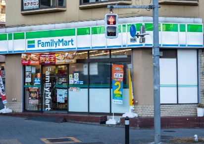 周辺環境 コンビニ 400m ファミリーマート 八王子万町店