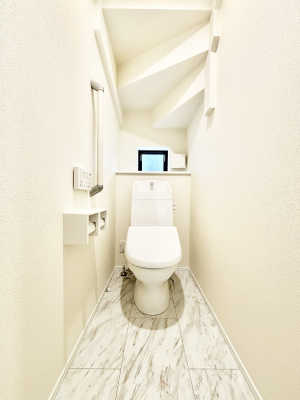 �g�C�� �g�C����1�K��2�K���ꂼ��ɔz�u����Ă��ĂƂĂ��֗��ł��B 