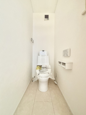 �g�C�� �g�C����1�K��2�K���ꂼ��ɔz�u����Ă��ĂƂĂ��֗��ł��B 