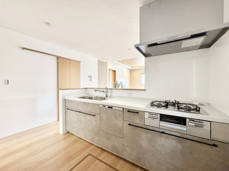 �L�b�`�� �������������I�ɁA�y�����I�V�X�e���L�b�`��  