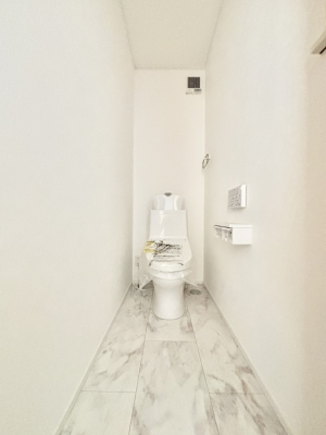 gC gC1K2KꂼɔzuĂĂƂĂ֗łB@\tłB   