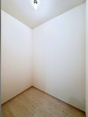 ̑ EH[NCN[[bgtŐԂLpł܂B