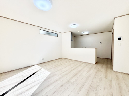 rO Ƒ̓₩Șbŕ܂閾邢rO