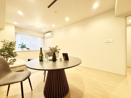 rO Ƒ̓₩Șbŕ܂閾邢rO