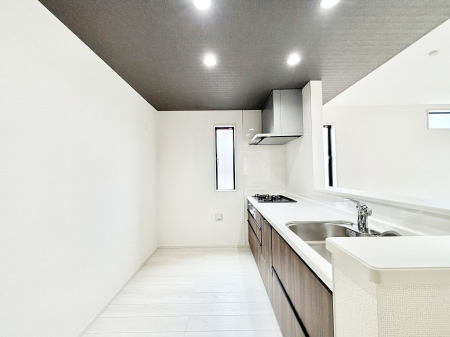 �L�b�`�� ��Ƃ肠��L�b�`���ł͂��Ƒ��Ɗy�������������ł��܂��B