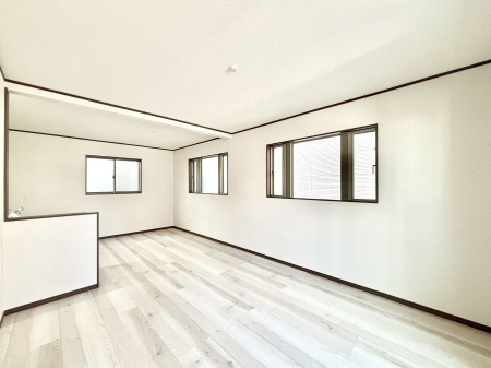 ���r���O �Z�ޕ��̌��������o�����A�C���e���A���l����̂��y���݂ȃ��r���O�ł��I 